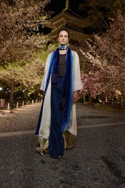 Look 14